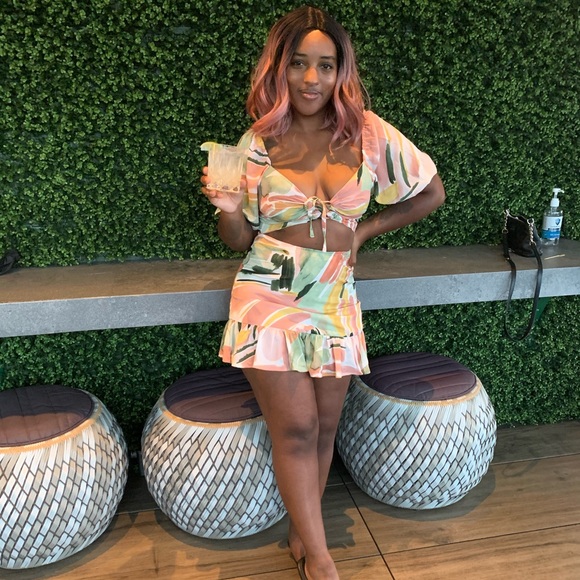 Meet Your Posher, Rebecca - Picture 2 of 4